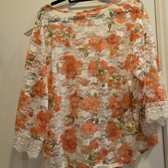 NWOT Full Circle Trends Large Lace Floral Tie-Front Top - Picture 2 of 8
